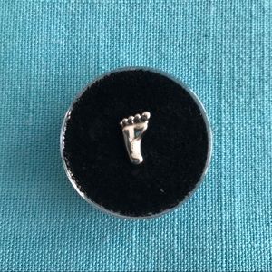 Origami Owl footprint charm